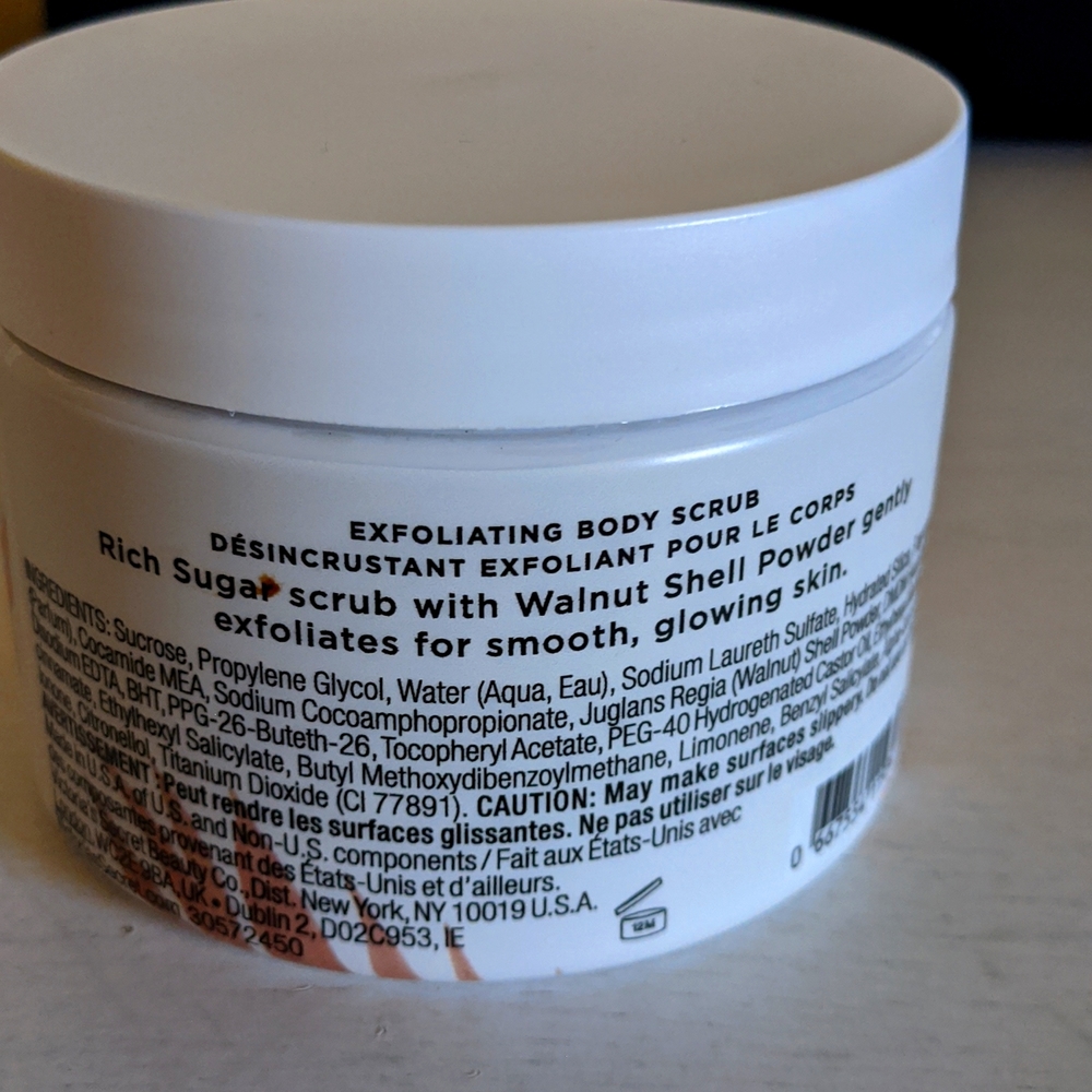 Victoria Secret Coconut Milk & Rose Exfoliating Body Scrub - Picture 2 of 3